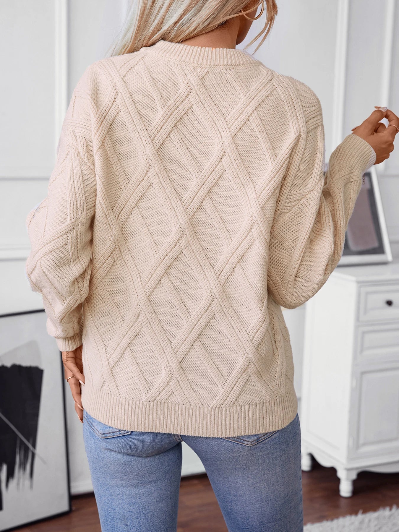 Free Shipping! I Classic Diamond Knit Round Neck Sweater